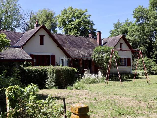 Magnifique maison des années 1920 en bord de Loir et à 5 minutes de La CHARTRE SUR LE LOIR — photo du bien