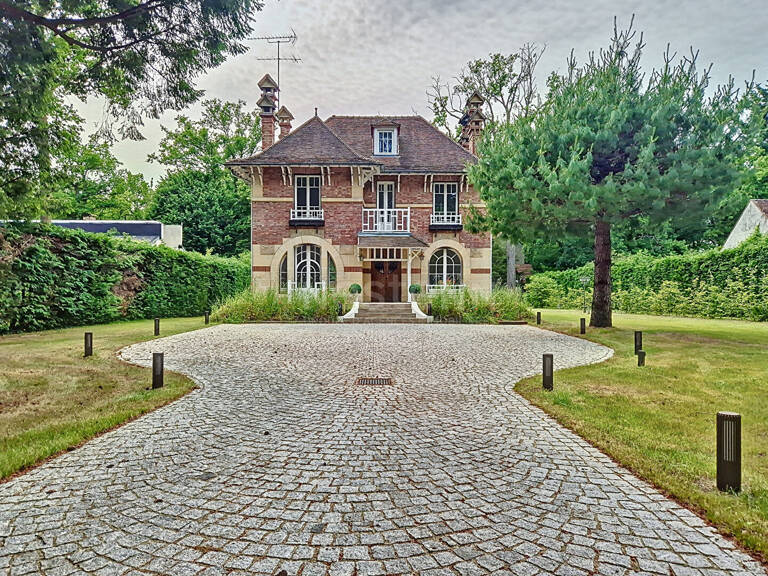 Maison avec dépendances, 12 Pièces 250 m² habitables,  parc de 4500 m² — photo 1