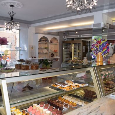 Commerce  176000 €