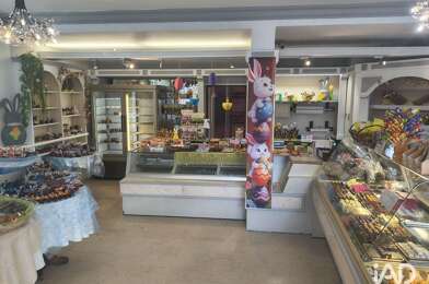 Commerce  176000 €