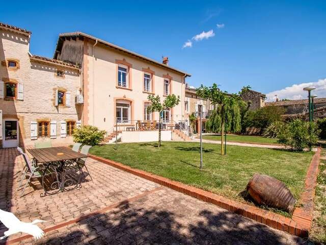 Maison de ville de 15 pièces principales — photo du bien