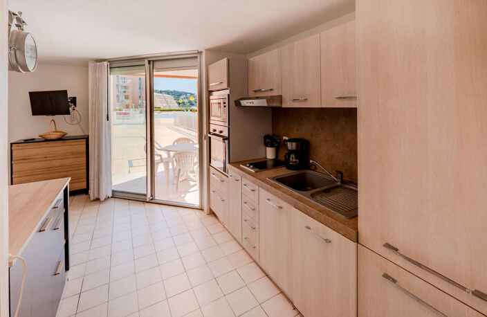 STUDIO CABINE A LA CORNICHE PREMIERE LIGNE PARKING EN SOUS/S — photo 5