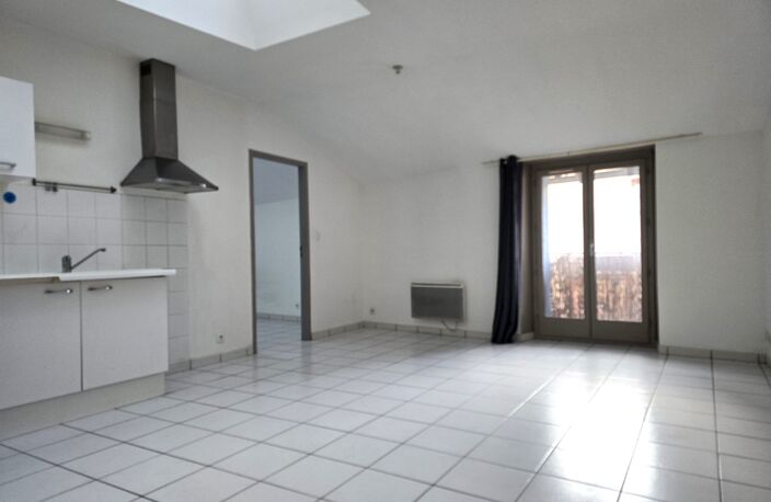 SAINT SERNIN - APPARTEMENT T2 DE 45 M2 ENV. CLAIR ET AU CALME. — photo 2