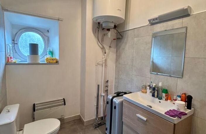STUDIO 27.99M² - CENTRE VILLE - 2ème ETAGE - LOUE ! — photo 5