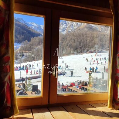 Commerce  2499000 €