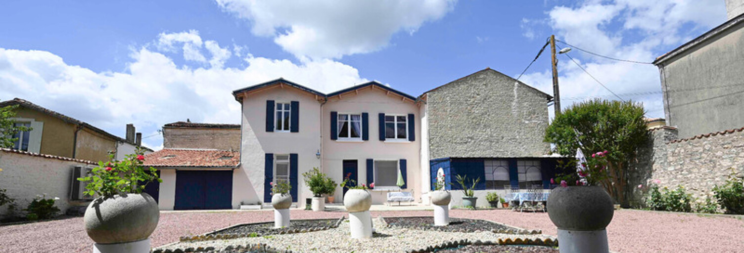 Maison 6 Pièces 185 m² à vendre à Saint-Jean-d'Angély (17400)