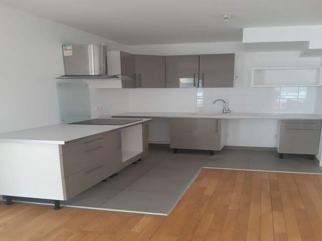 Parking + Appartement — photo du bien