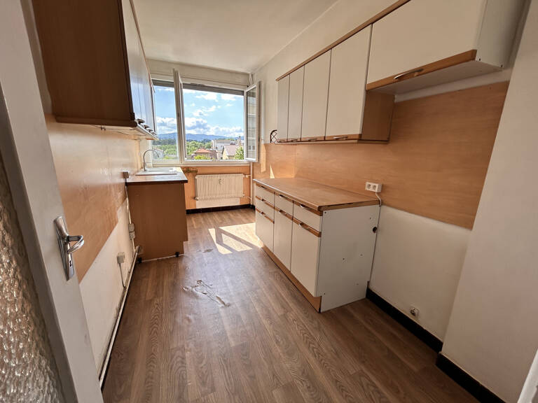 Appartement lumineux à rénover en plein coeur du centre-ville — photo 1