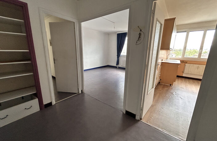 Appartement lumineux à rénover en plein coeur du centre-ville — photo 2