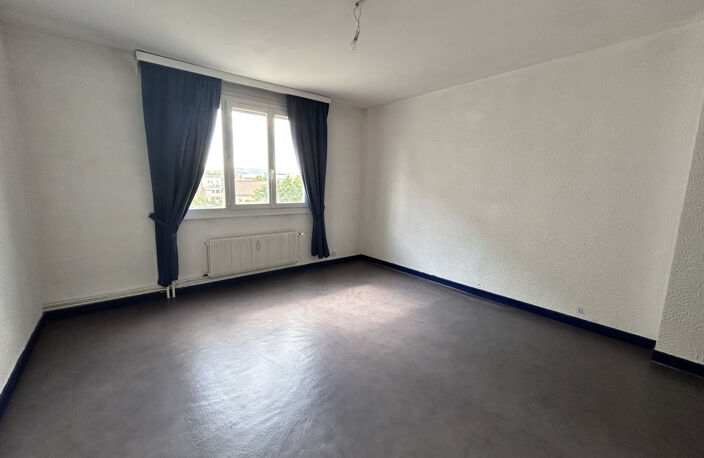 Appartement lumineux à rénover en plein coeur du centre-ville — photo 5