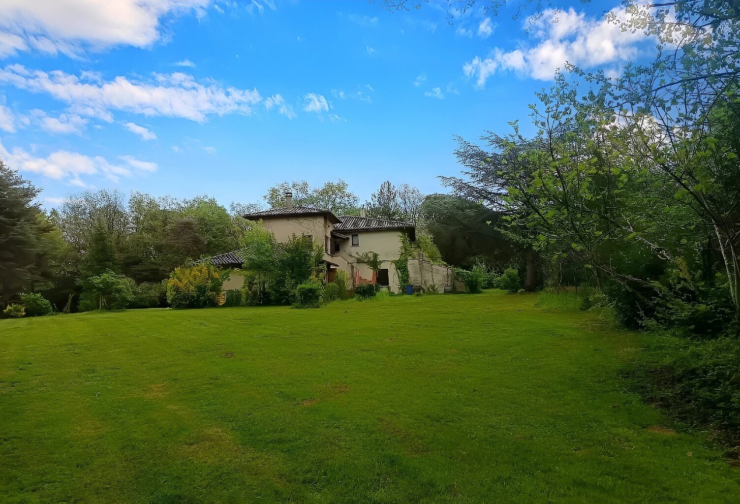 Maison et terrain — photo 1