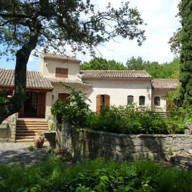 Maison 7 pièces 897600 €