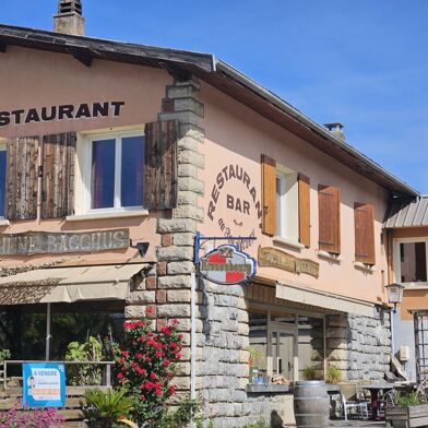 Commerce  325500 €