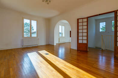 Maison 8 pièces 300000 €