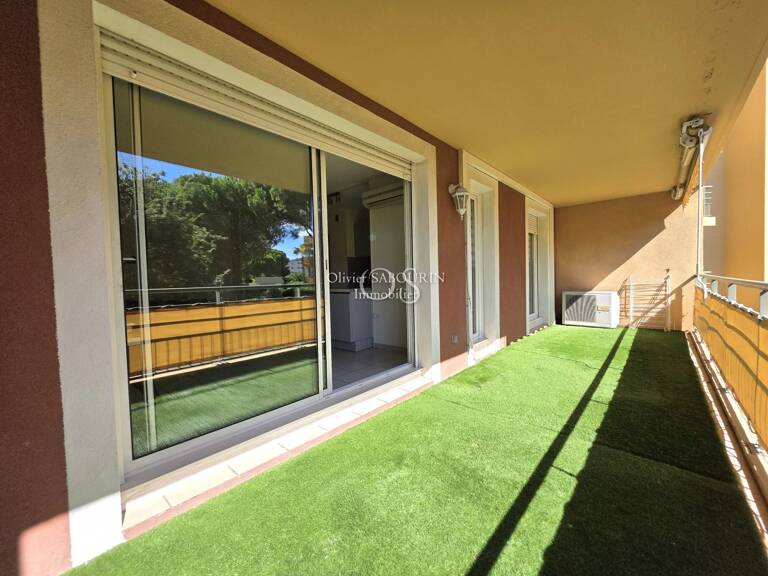 GRAND T2 DANS RESIDENCE AVEC PISCINE — photo 1