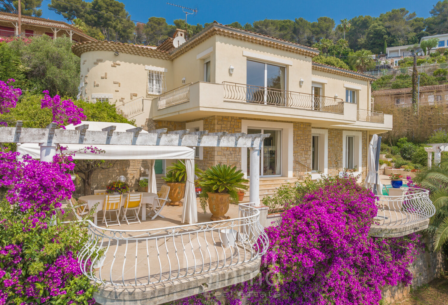 Villa avec vue mer panoramique   Hauters de Golf-Juan 225 m2 — photo 1