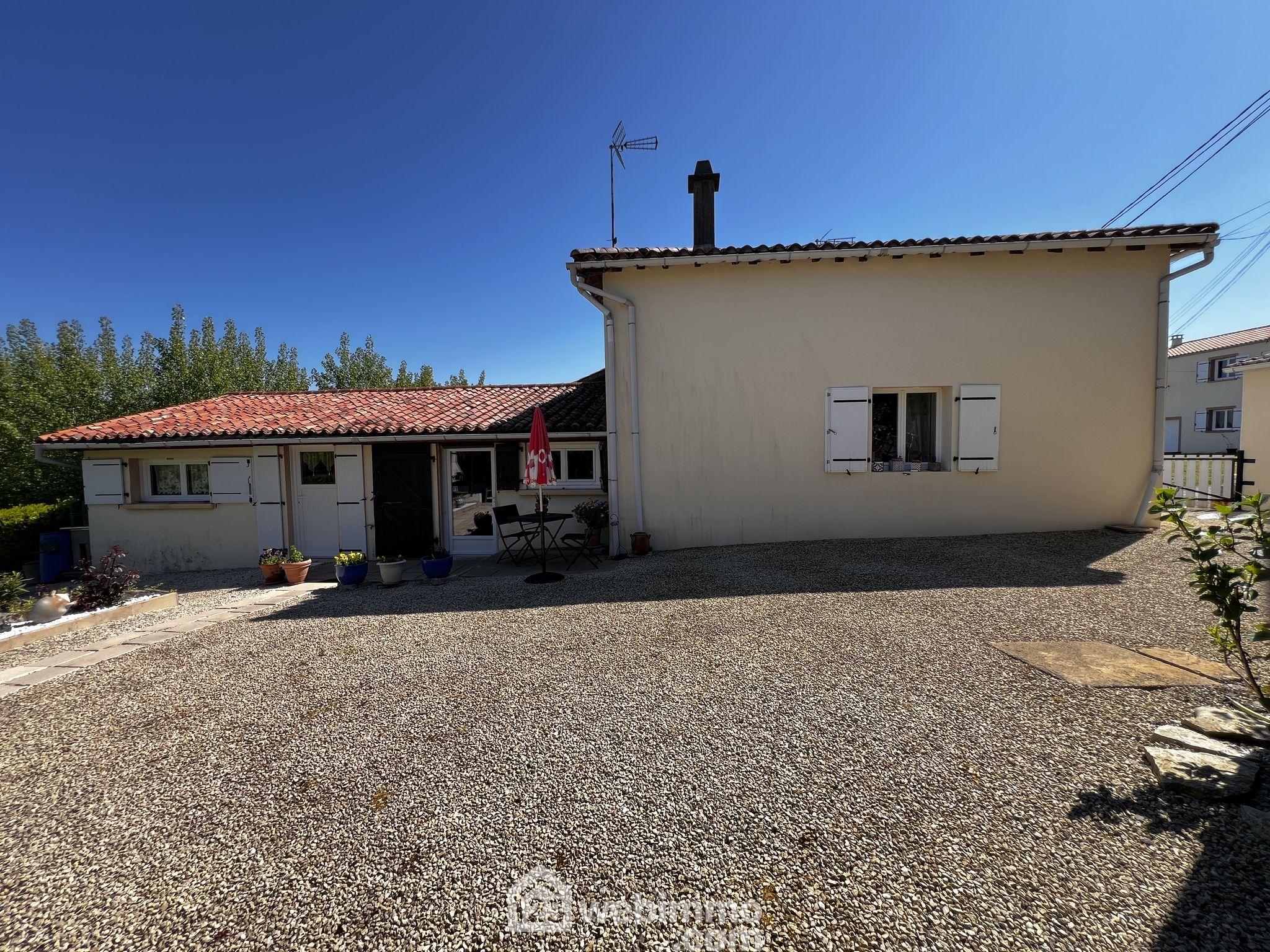 Photo Maison - 104m² - Saint-Pardoux-Soutiers image 4/4