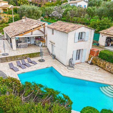 Maison  809000 €