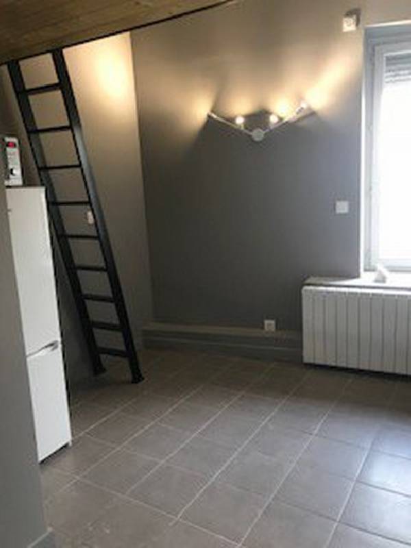 Photo Location Studio 22 m² à Saint-Fons 590 ¤ CC /mois image 2/3