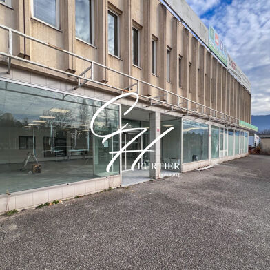 Commerce 3 pièces 214000 €