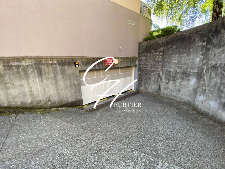 GRENOBLE - Place de parking moto — photo 1
