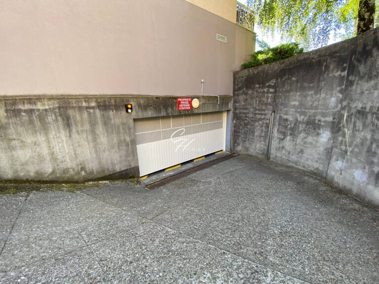 GRENOBLE - Place de parking moto — photo 1