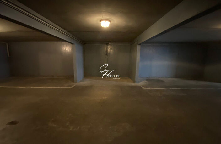 GRENOBLE - Place de parking moto — photo 3