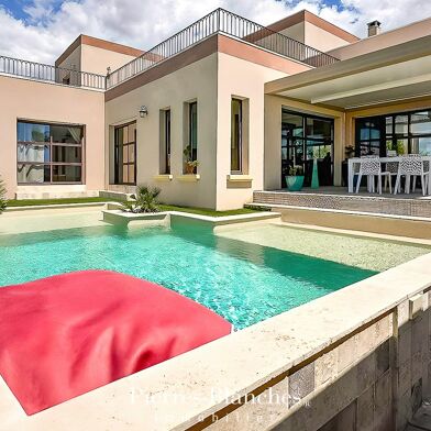 Maison 5 pièces 849000 €