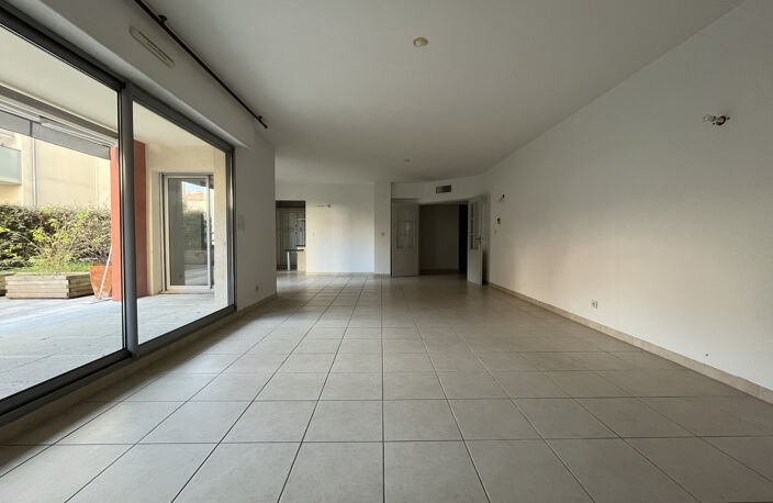 Appartement T4 de 117 m2 avec 2 terrasses, garage et accessi — photo 5