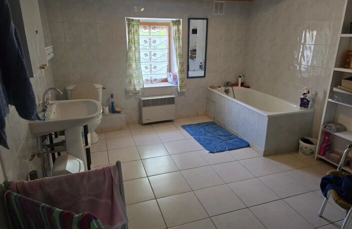 JOLIE MAISON DE VILLAGE DE CARACTERE — photo 5