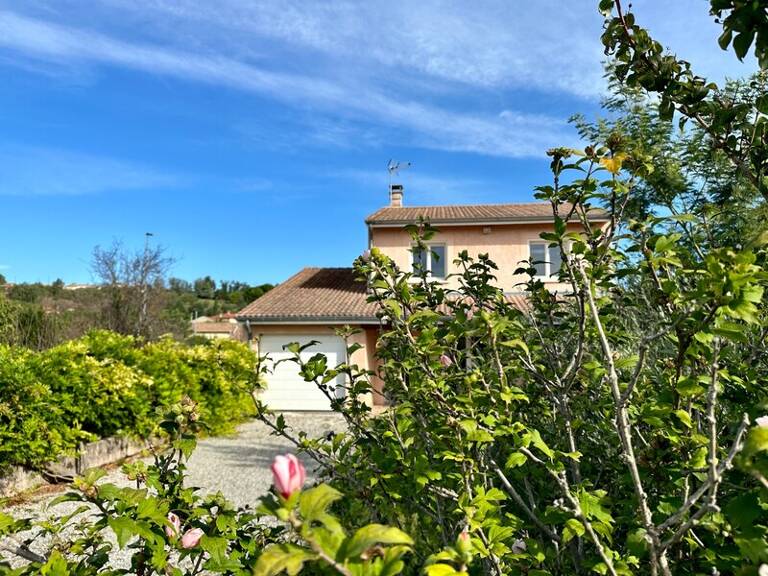 Villa — photo 1