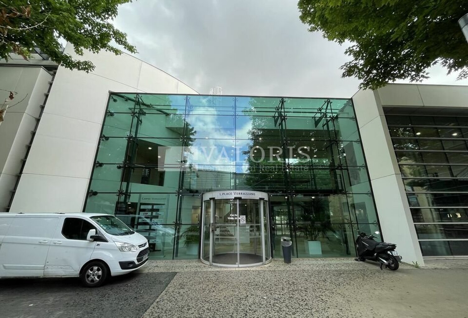 BUREAUX à LOUER — photo 1