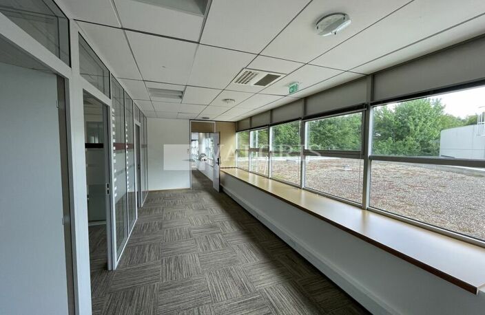 BUREAUX à LOUER — photo 3
