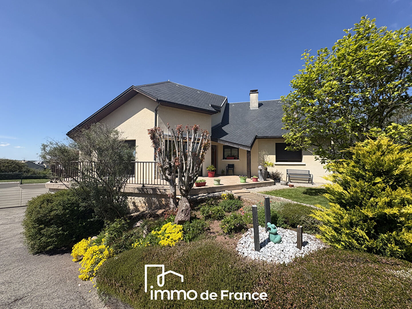 Villa / Maison 6 pièces  à vendre Monastère (Le) 12000