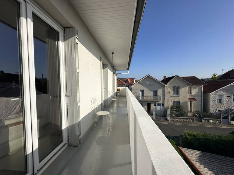 AGEN CENTRE- APPARTEMENT AVEC BALCON ET PARKING — photo 1
