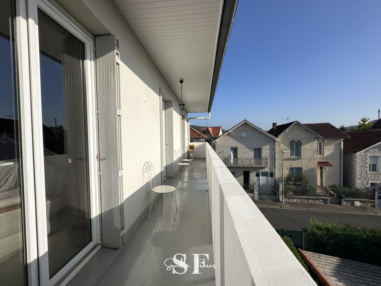 AGEN CENTRE- APPARTEMENT AVEC BALCON ET PARKING — photo 1