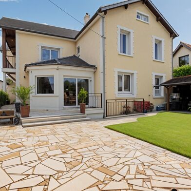 Maison 8 pièces 599900 €