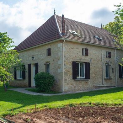 Maison 8 pièces 449000 €