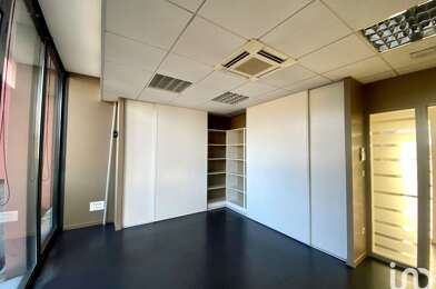 Commerce  472000 €