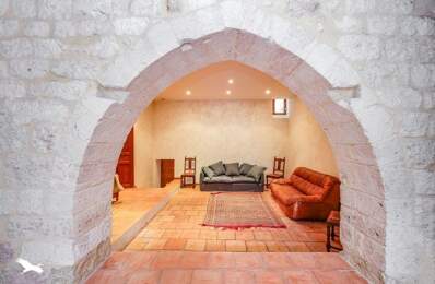 Maison en pierre de 8 pièces principales — photo du bien