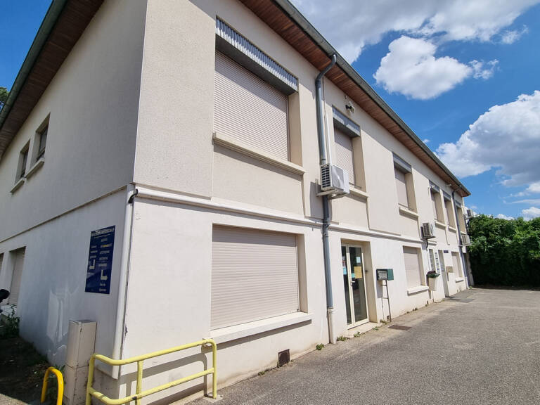 Local professionnel avec locataire en place — photo 1