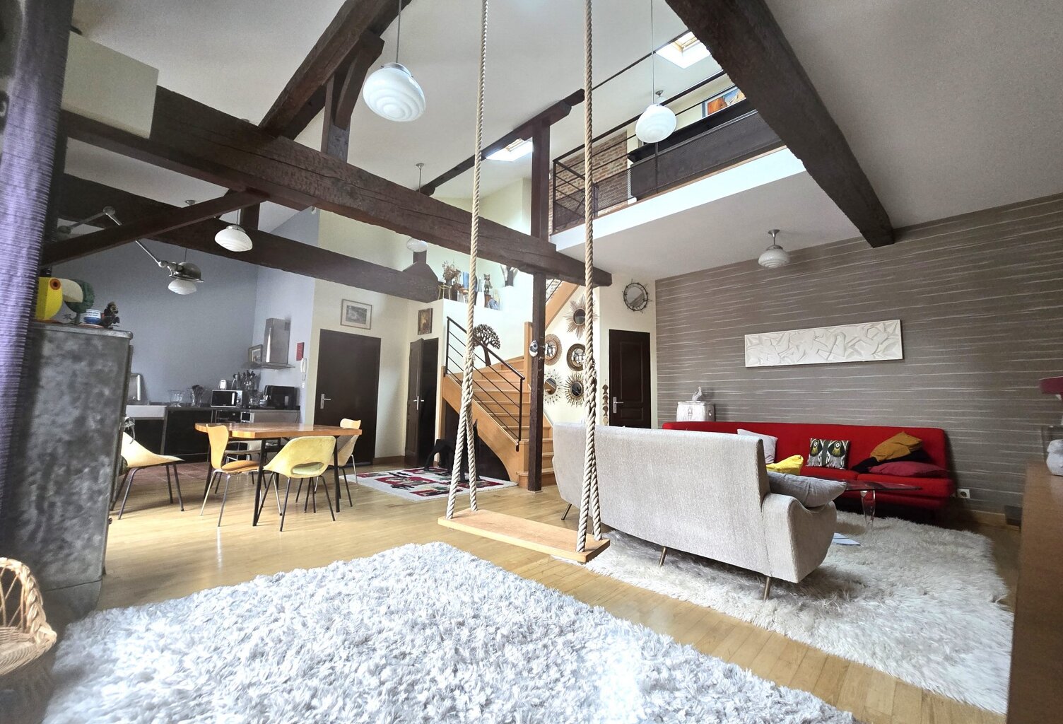 TOULOUSE SAINT SERNIN - T3 EN DUPLEX DE 100 M2 ENVIRON HABITABLE — photo 1