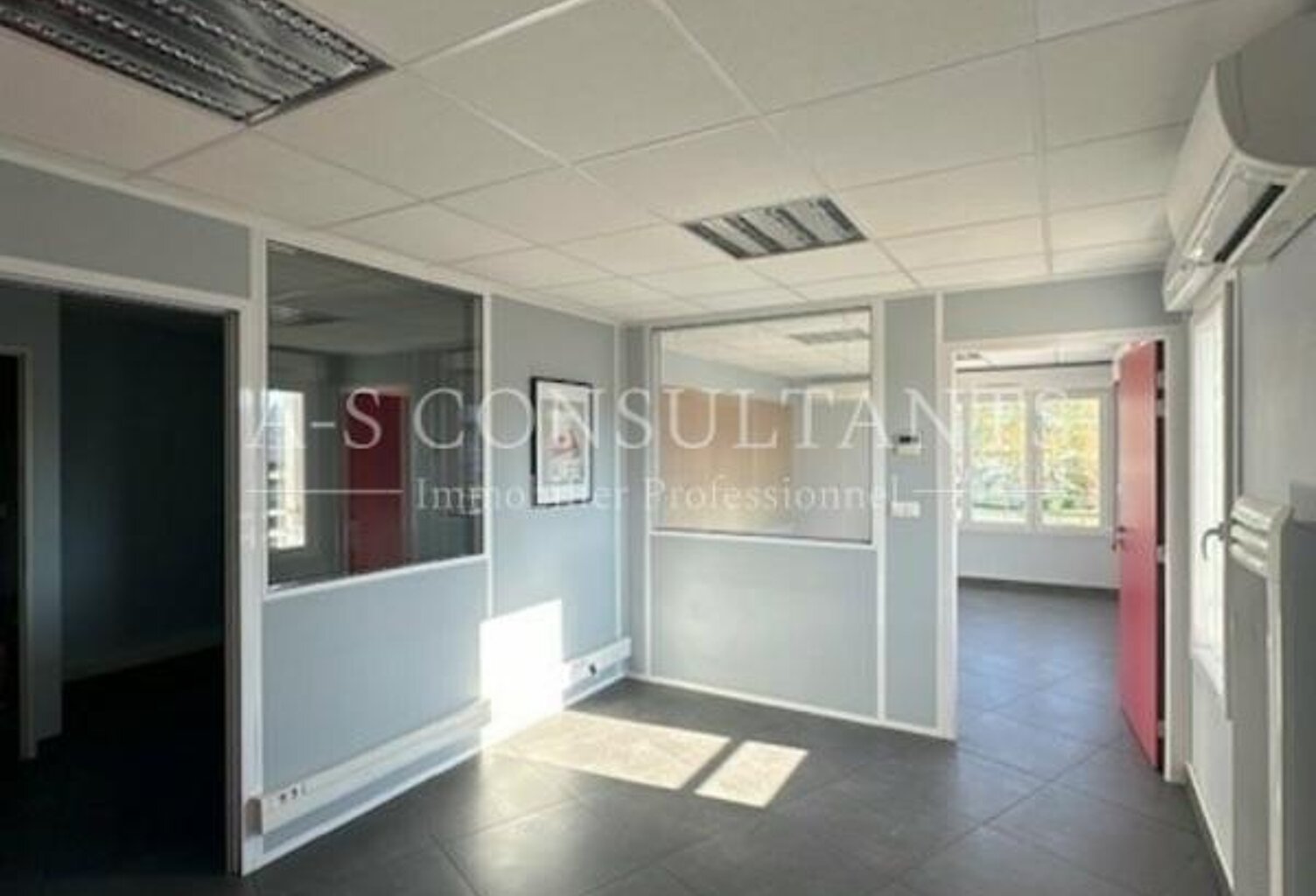 BUREAUX à louer — photo 1