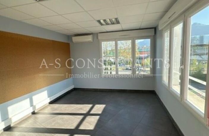 BUREAUX à louer — photo 5