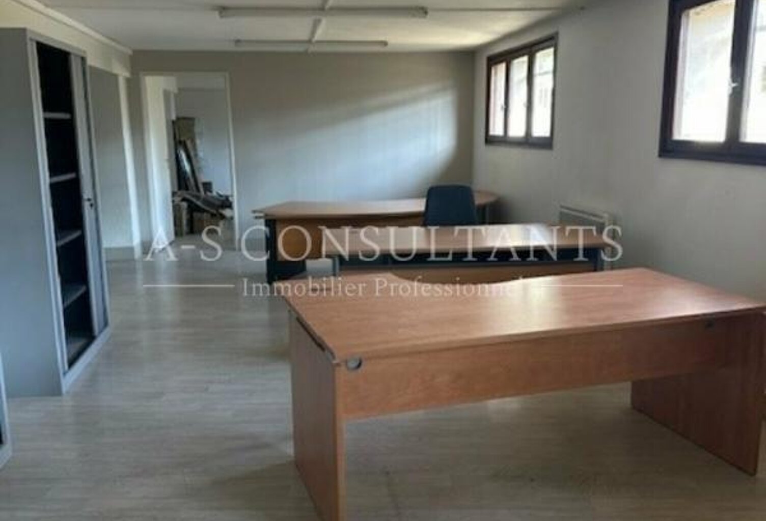 BUREAUX à louer — photo 1