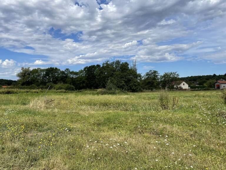 Superbe terrain constructible sur la commune de BRUGHEAS 03700 — photo 1