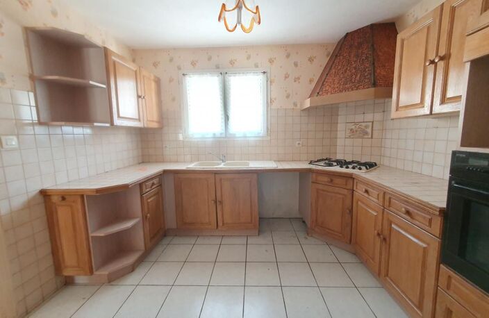 Maison de plain-pied en 4 faces avec garage — photo 5