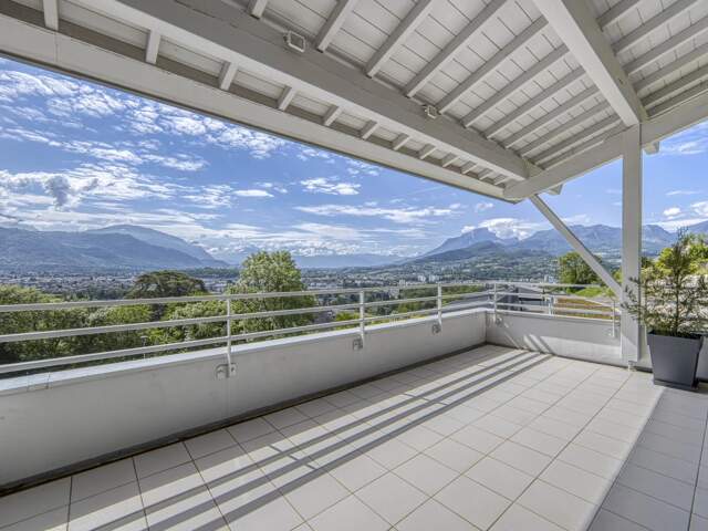 Appartement 5 pièces — photo du bien