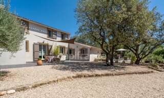 Maison 8 Pièces 235 m² à vendre à Lourmarin (84160)