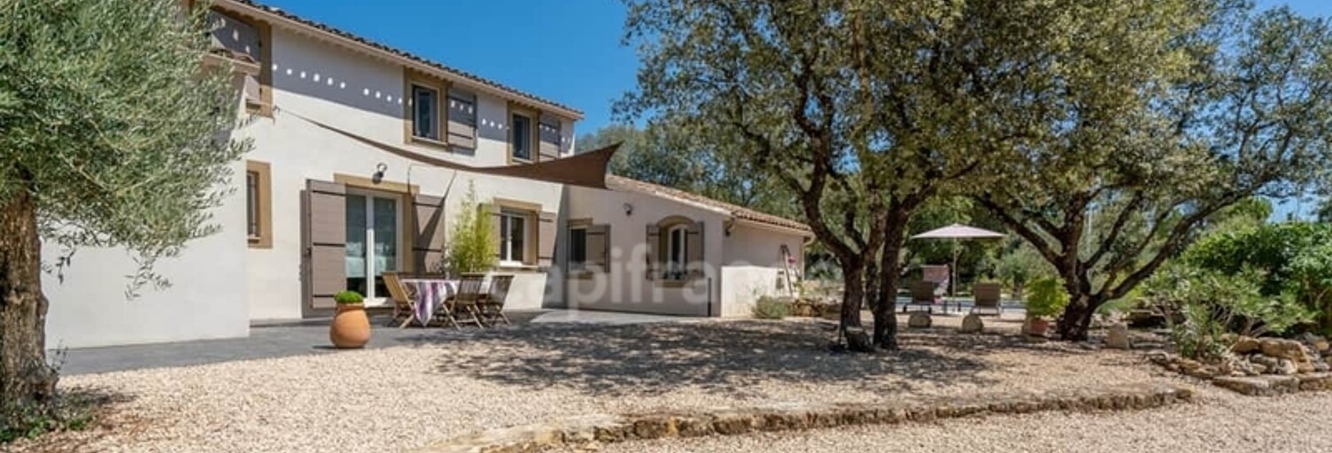 Maison 8 Pièces 235 m² à vendre à Lourmarin (84160)